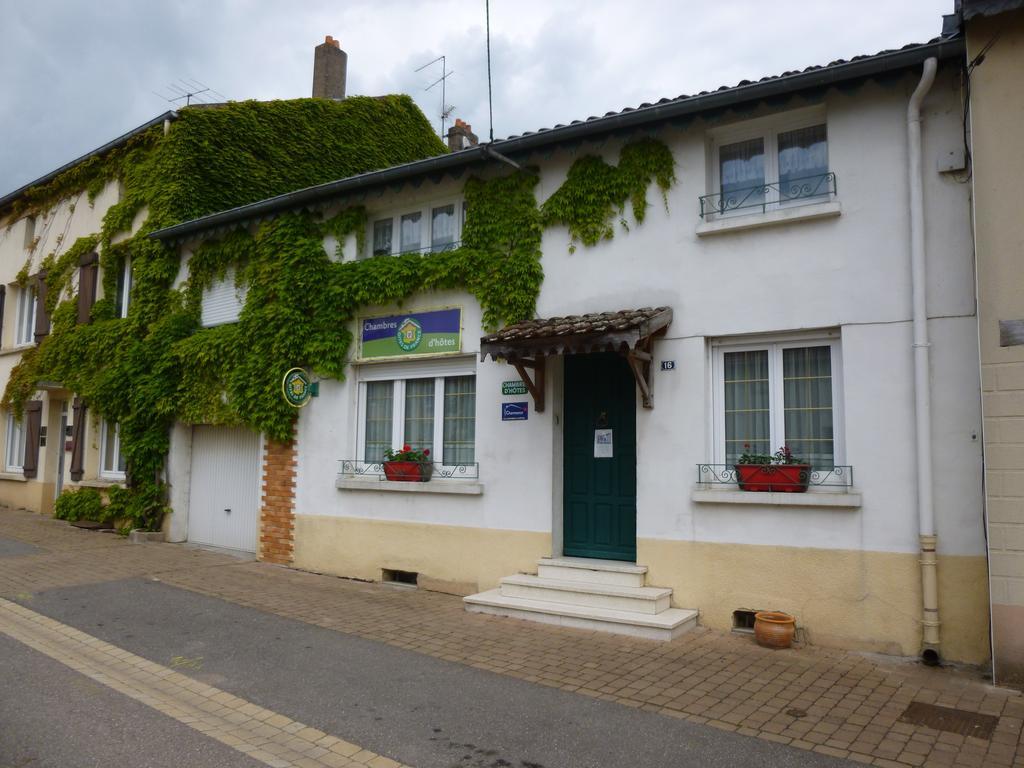 Les Chambres De Solgne Exterior photo